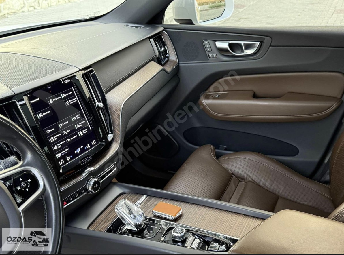 VOLVO XC60 INSCRİPTİON TABA AHŞAP 2020 MODEL