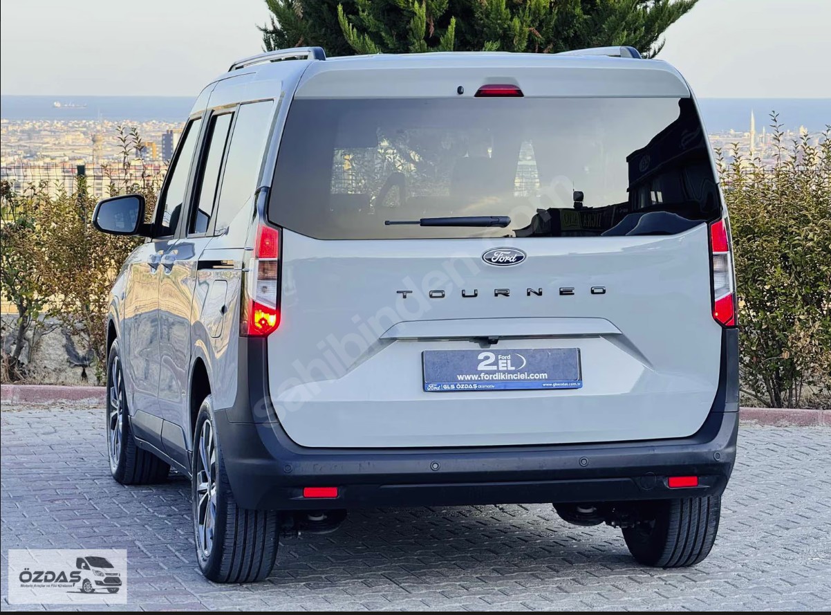 TOURNEO COURIER 1.0 ECOBOOST TITANIUM 2025 MODEL