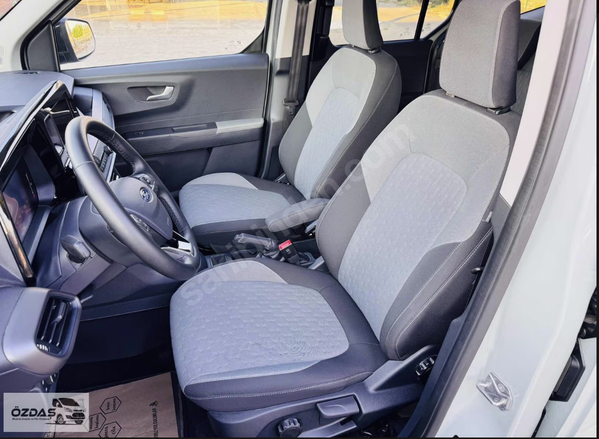 TOURNEO COURIER 1.0 ECOBOOST TITANIUM 2025 MODEL