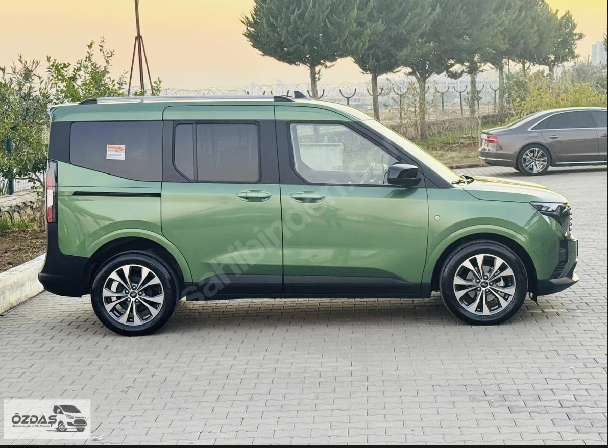 FORD TOURNEO COURIER 1.5 TITANIUM 2024 MODEL